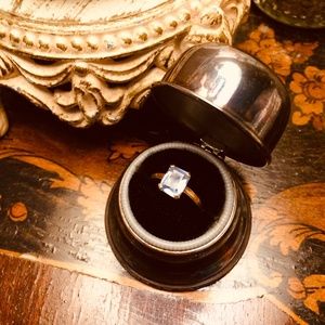 Vintage beauty. Blue gem size 7.appx. in 10K gold setting,  ring